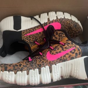 Nike cheetah print size 7 women’s shoes